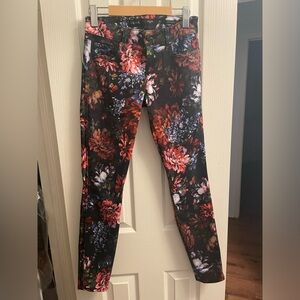 Floral skinny pants, not very elastic, used once